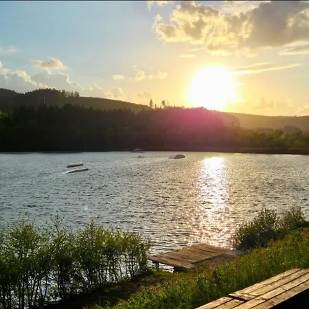 Gipfelpanorama Mit Berg- Und Seeblick, Boxspringbett Mit Ausfahrbarem Tv Apartment Winterberg