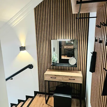 Gipfelpanorama Mit Berg- Und Seeblick, Boxspringbett Mit Ausfahrbarem Tv