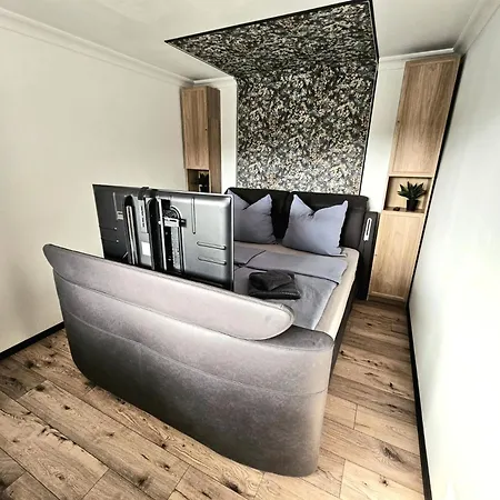 Gipfelpanorama Mit Berg- Und Seeblick, Boxspringbett Mit Ausfahrbarem Tv Apartment