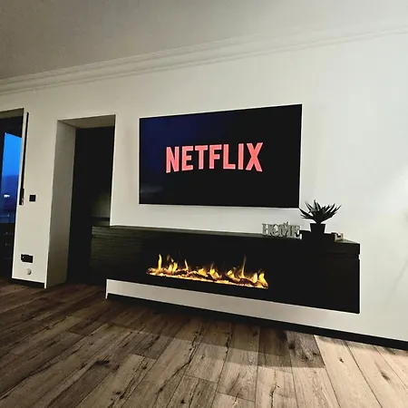 Gipfelpanorama Mit Berg- Und Seeblick, Boxspringbett Mit Ausfahrbarem Tv דירה