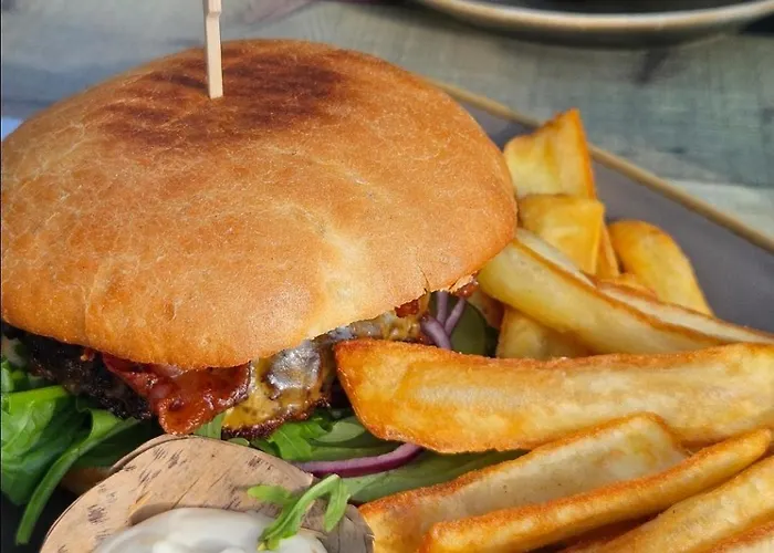 Gipfelpanorama Mit Berg- Und Seeblick, Boxspringbett Mit Ausfahrbarem Tv * 温特贝格